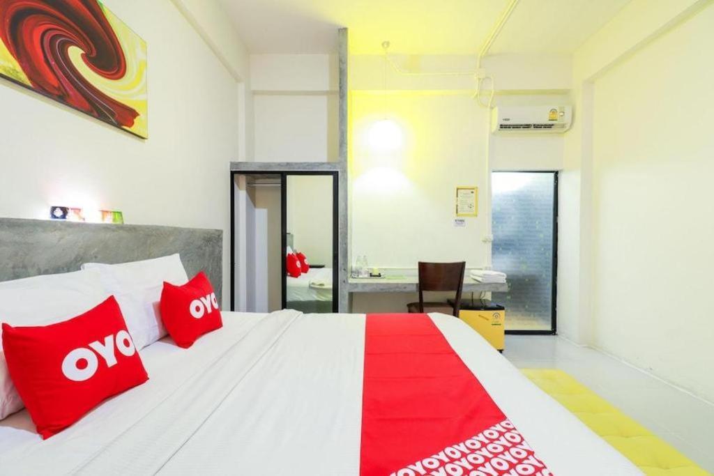 Oyo 412 7 Days Hotel Chiang Mai Zewnętrze zdjęcie