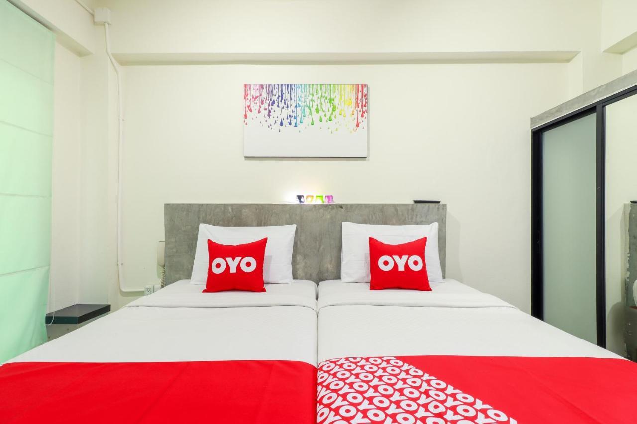 Oyo 412 7 Days Hotel Chiang Mai Zewnętrze zdjęcie