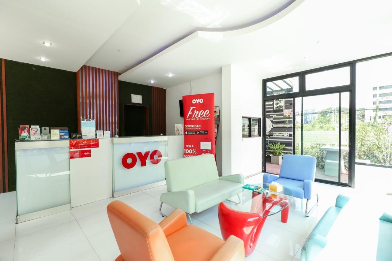 Oyo 412 7 Days Hotel Chiang Mai Zewnętrze zdjęcie