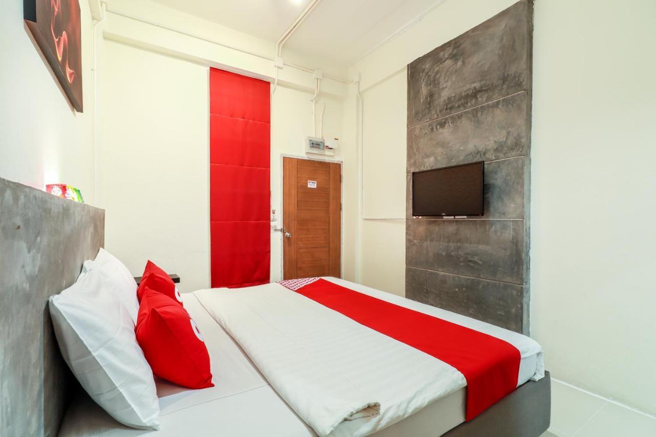 Oyo 412 7 Days Hotel Chiang Mai Zewnętrze zdjęcie