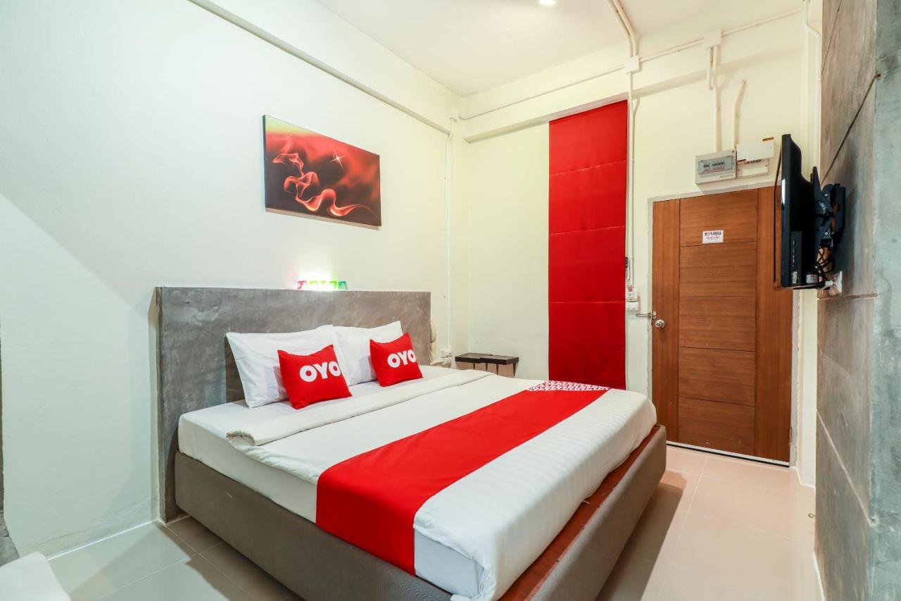 Oyo 412 7 Days Hotel Chiang Mai Zewnętrze zdjęcie